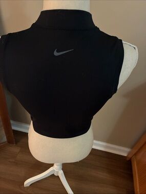 Nike Black Sleeveless Cropped Performance Top with Reflective Swoosh